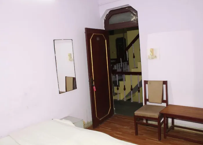 Hotel Raj